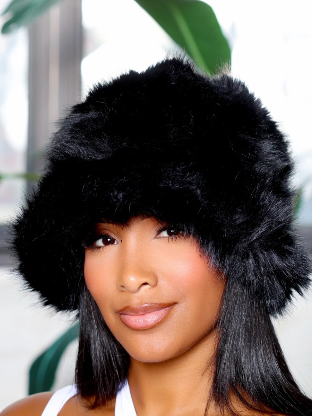 EUC Black faux fur fox Russion or Cossack style V thick fluffy brim hat